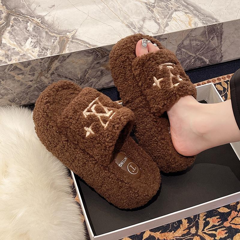 Fashion Mao Mao thick-soled slippers women's autumn and winter new Korean version of Internet celebrity height increase one-word drag wear versatile m