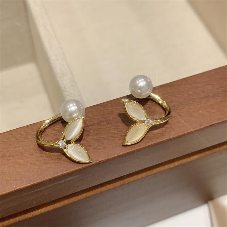 111 Silver Needle Super Fairy Opal Fish Tail Earrings Female Simple Two Wear Temperament Earrings Temperament Versatile Pearl Earrings 925 silver needle