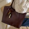 Retro bag women's large-capacity autumn new simple shoulder bag high-value texture commuter tote bag