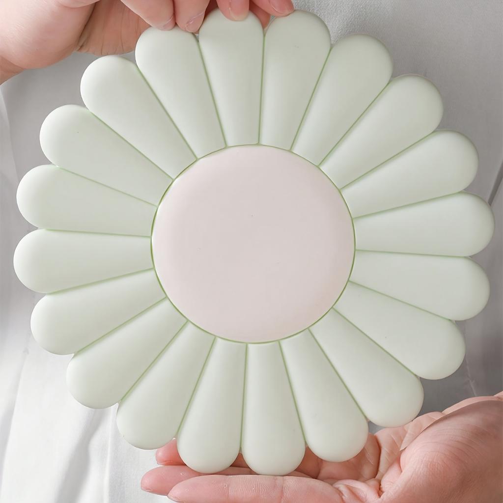 1A silicone pad | Anti-slip and heat-resistant Modern Daisy Flower Design Easy-to-clean cup mats and pot holders Suitable for kitchen