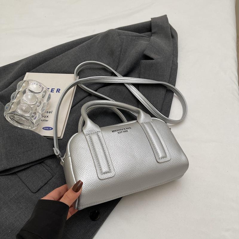 Premium Texture Portable Pillow Bag Women's New Fashion Small Bag Commuter Messenger Bag