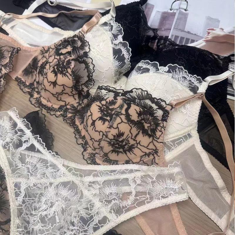 Sexy Underwear French Thin Jacquard Embroidered Lace Underwear Big Chest Small Anti-sagging Bra Cover