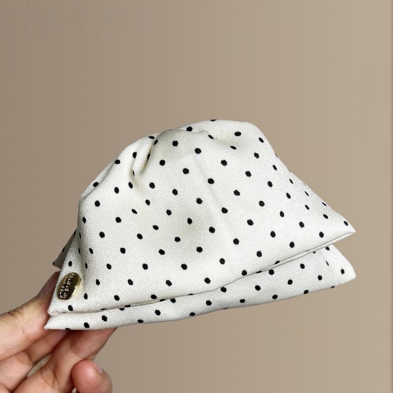 Polka Dot Triangle Bow Claw Clip: Elegant Shark Hairpin for Travel