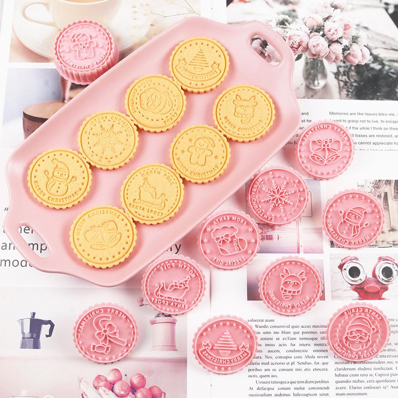 Round Christmas Cookie Cutter Set 8 Pcs 3D Embossing Cutter Molds For Fondant Biscuit Cheese Baking Party Supplies