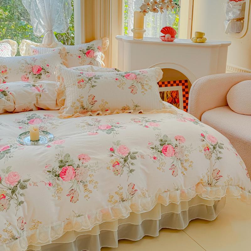 2026 Baumwoll-Print gesteppter Bettrüsche 4-teiliges Set mit Spitzenbesatz