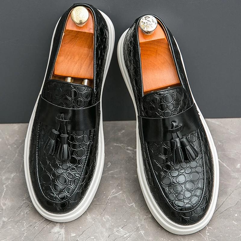 Trend 2025 New Luxury Men Slip On Tassels Loafter Leisure Leather Mens Shoes Man Male Comfortable Sneakers Shoes for Men