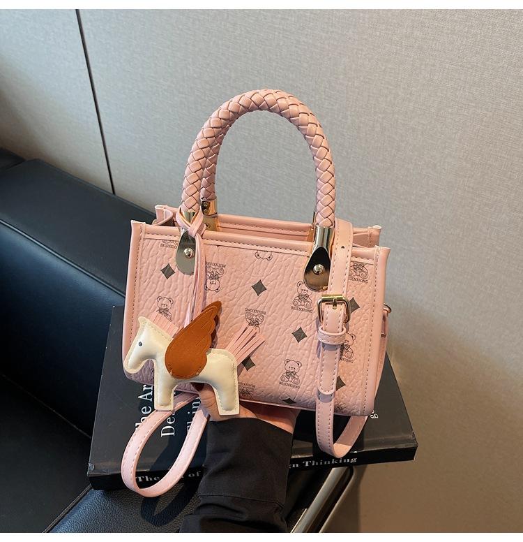 

2025 новая популярная модная сумка с принтом женская высококлассная универсальная простая на плечо сумка-мессенджер розовый