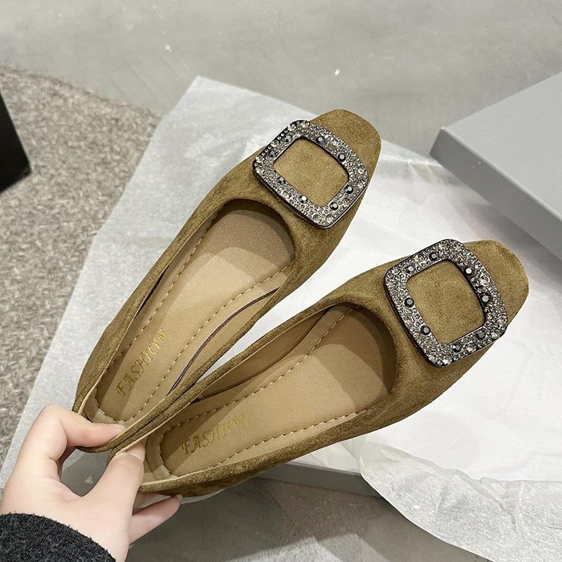 Korean Version of Rhinestone Shallow Mouth Single Shoes Women's Spring and Autumn 2025 New French Temperament Fairy with Skirt Flat Bottom Evening Sho