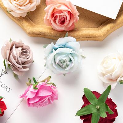 Boligdekorationer – Pynteblomster og -kranse