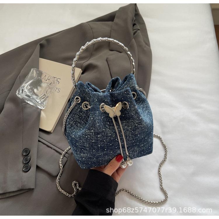 

Сумка-ведро премиум-класса, портативная, маленькая, женская, 2025, лето, новая, с цепочкой, на шнурке, на плечо, нишевая, простая сумка-мессенджер темно-синий