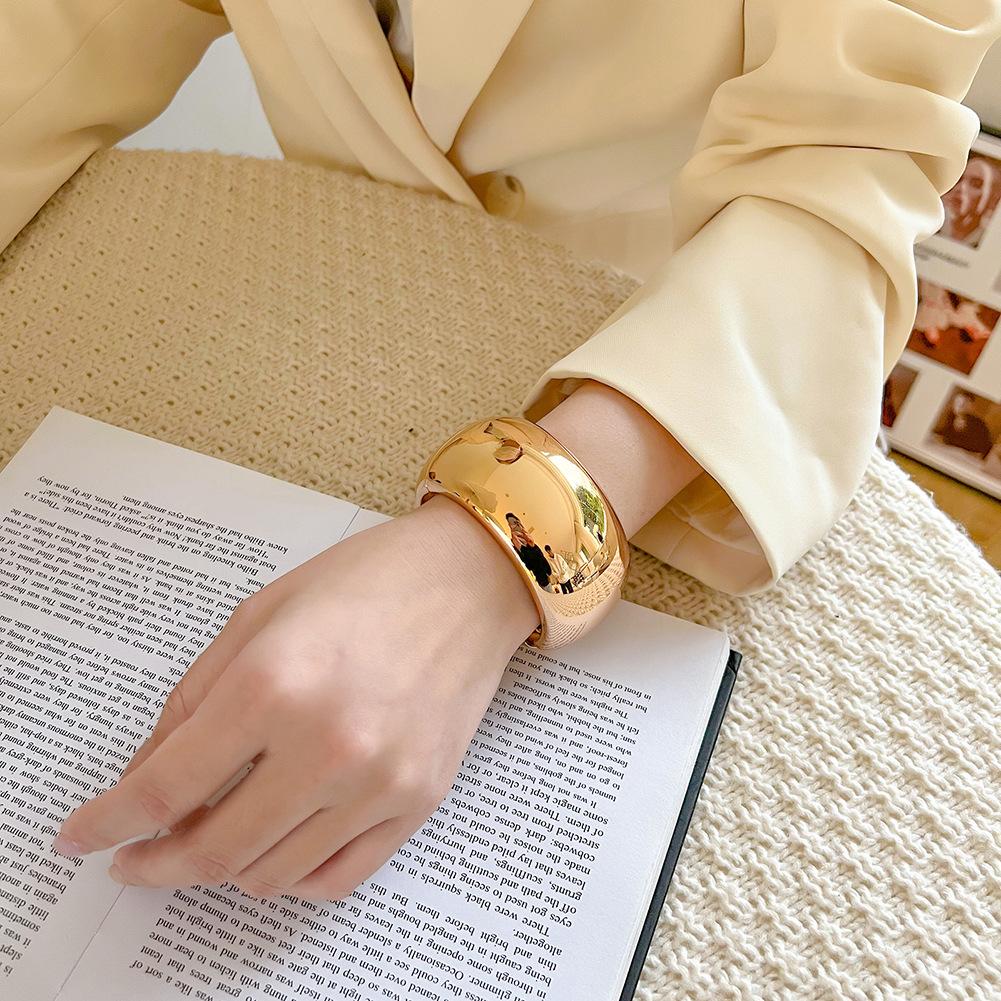 Advanced Style Bracelet, European Beauty Niche Smooth Surface Bracelet, Open Mouth Bracelet