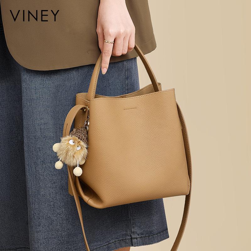 Bucket Bag Autumn and Winter New Crossbody Women's Bag Genuine Leather Large Capacity High-end Portable Shoulder Bag