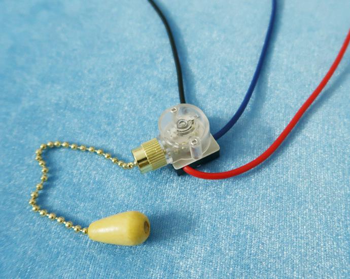 

Трипозиційний вимикач на шнурку для вентиляторів і ламп