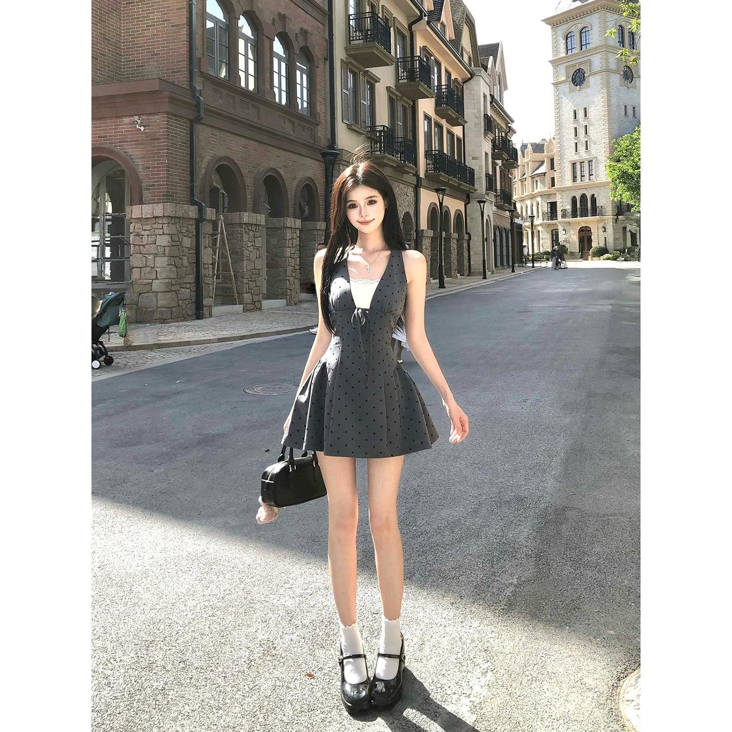 

Gentle wind, super good-looking polka dots, waist, slim suspenders, short skirts, small people wear beautiful dresses, summer XL сірий колір