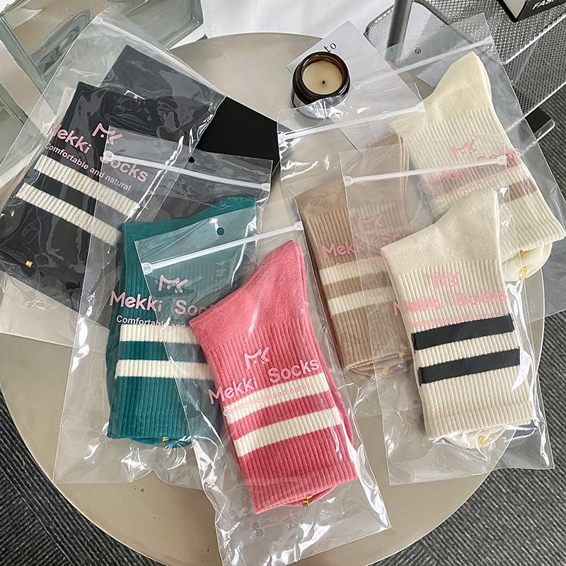 Women Socks Japanese Fashion Autumn New Novelty Candy Color Cotton Sports Crew Socks For Girls Preppy Style Striped Socks Casual