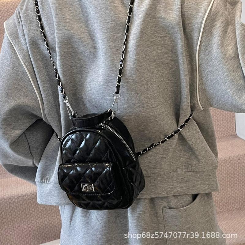 Portable Xiaoxiangfeng bag women's 2025 new versatile going out backpack exquisite diamond chain bag