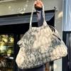Camouflage Canvas Yoga & Fitness Tas: Grote Capaciteit, Handheld & Schouderdragen voor Buitensporten