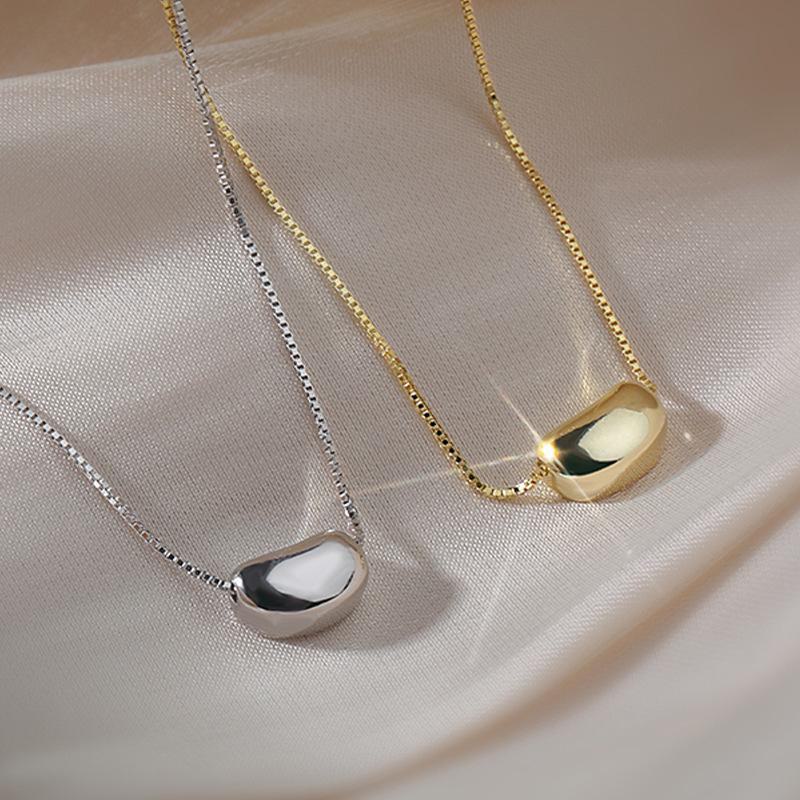 Titanium Steel Acacia Bean Pendant Clavicle Choker - Simple and Elegant Korean Style Necklace.