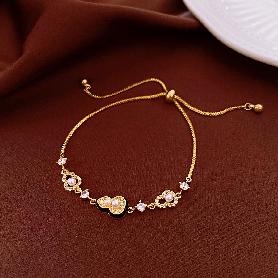 High-End Zircon Floral Heart Bracelet - Luxurious Sparkle for Women