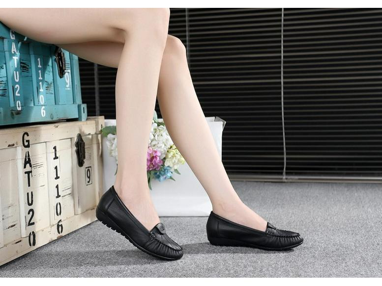 Comfortable Cowhide Soft Sole Flat Mom Shoes - Multi-Color Options