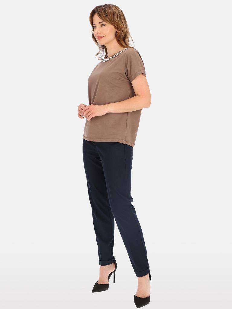 ELEGANT COTTON WOMEN' BLOUSE WITH A NECKLACE