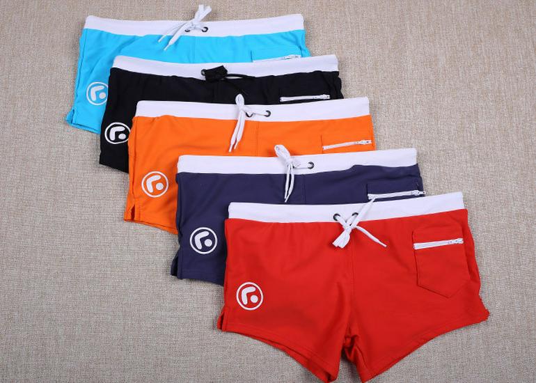 Men's Low-Waist Quick-Dry Lycra Swim Trunks with Color Block Design
