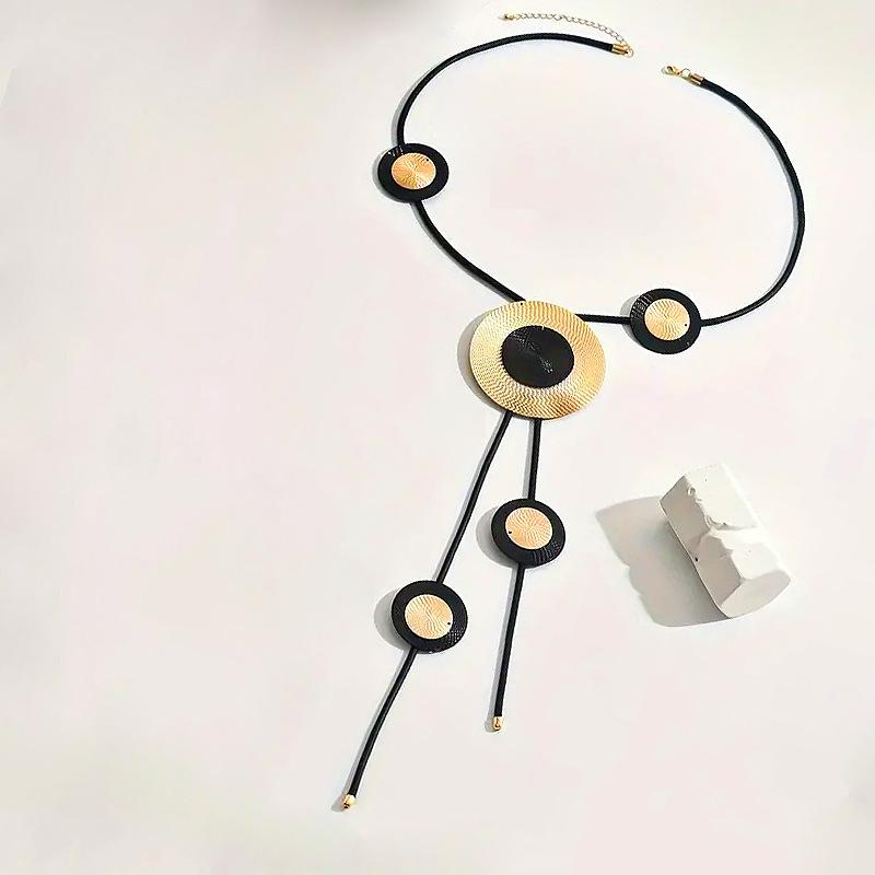 Boho Necklaces For Women, Chunky Charm Necklace With Gold And Black Large Circle Pendant Long Rope Chain Jewelry Minimalism Style Gift