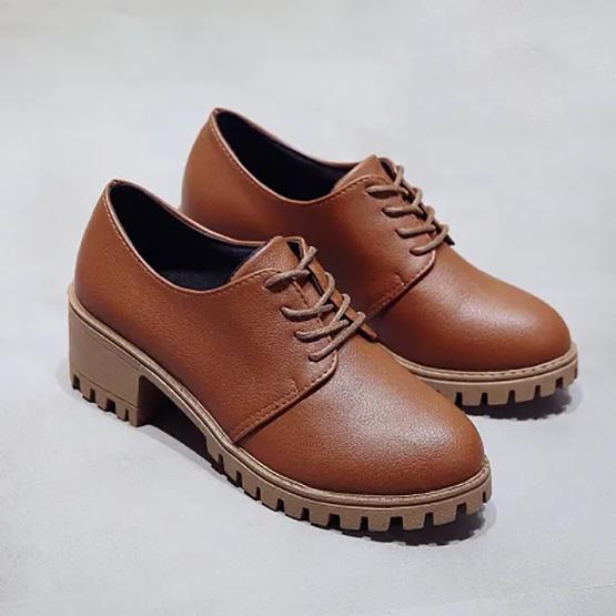 

Женская обувь. Весенне-осенние туфли из мягкой кожи. Универсальные туфли большого размера на одинарном толстом каблуке. 35 коричневый