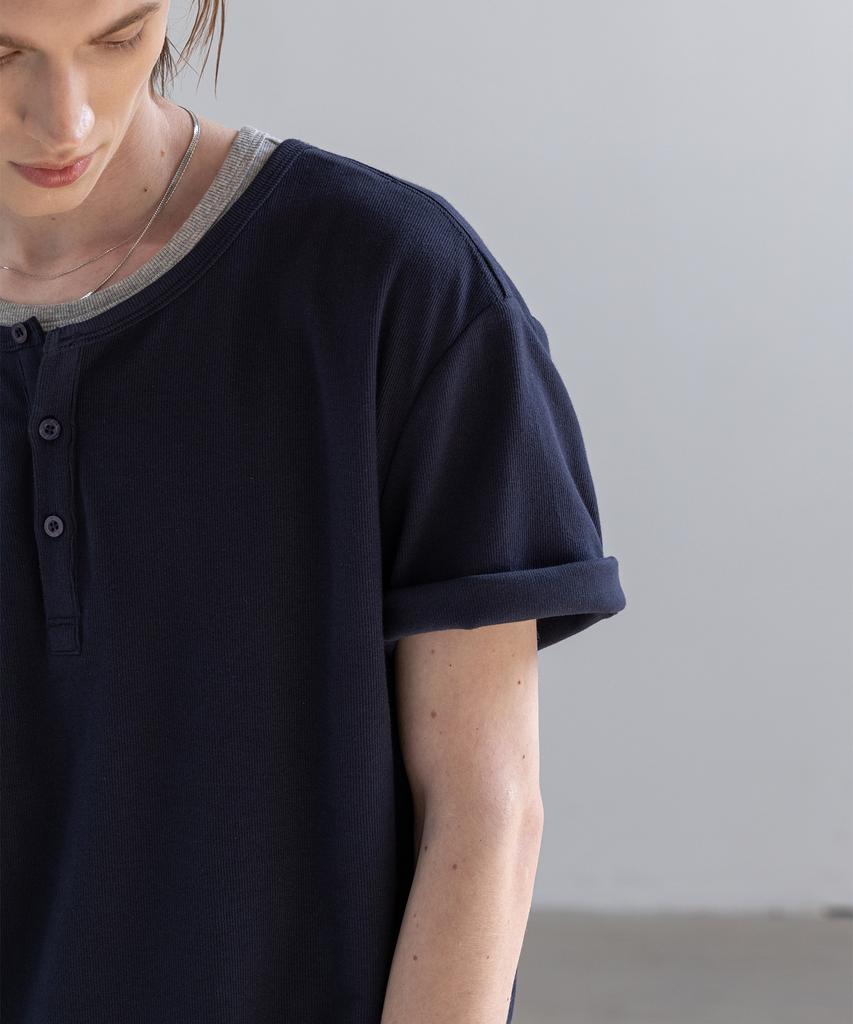 Dekkoloso Easy Layered Henley Neck Short Sleeve T-Shirt [Navy]