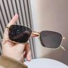 Rechteckige Sonnenbrille mit Metallrahmen, Punk-Sonnenbrille, Hip-Hop-Brille für Damen und Herren, tragbare Reise-Sonnenbrille, UV400-Schutz
