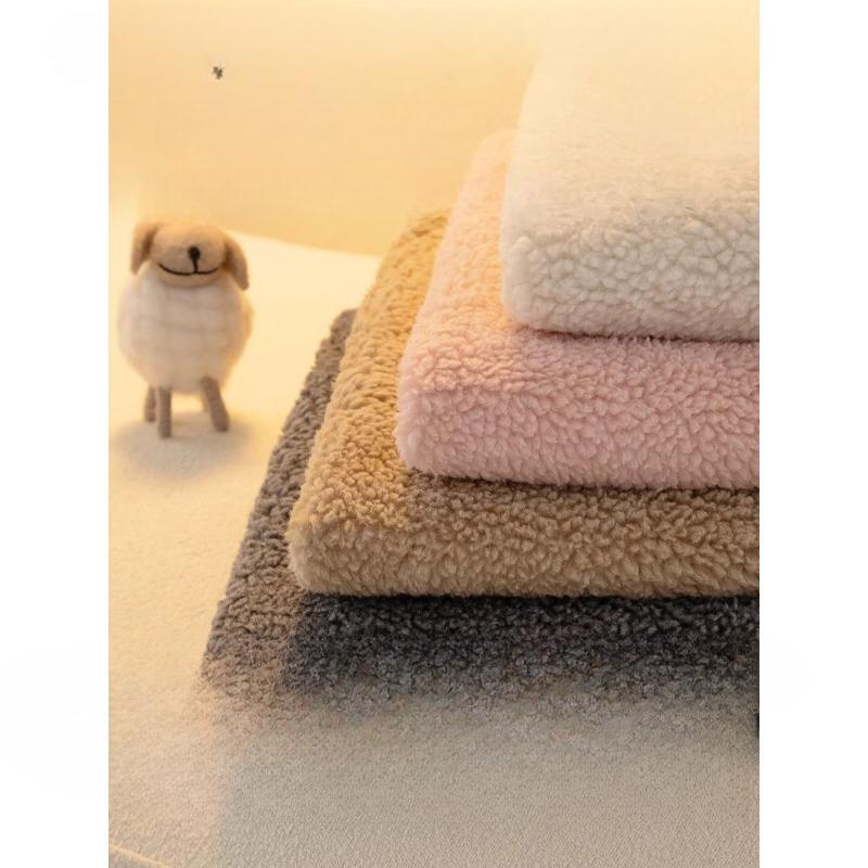 Zimní sametový polštář na pohovku Lehký luxusní vysoce kvalitní protiskluzové polštáře na sedák Jednobarevný potah pohovky