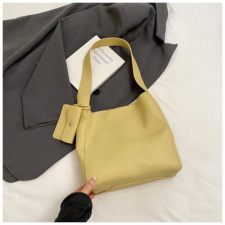 Versatile red bucket bag women's new fashion high-end single shoulder messenger bag wedding bag bridal bag
