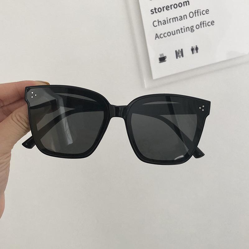 

Fashion Style Men’S Sunglasses Rivets Decoration Square Shape Sun Glasses Women Travelling Driving Women S Glasses