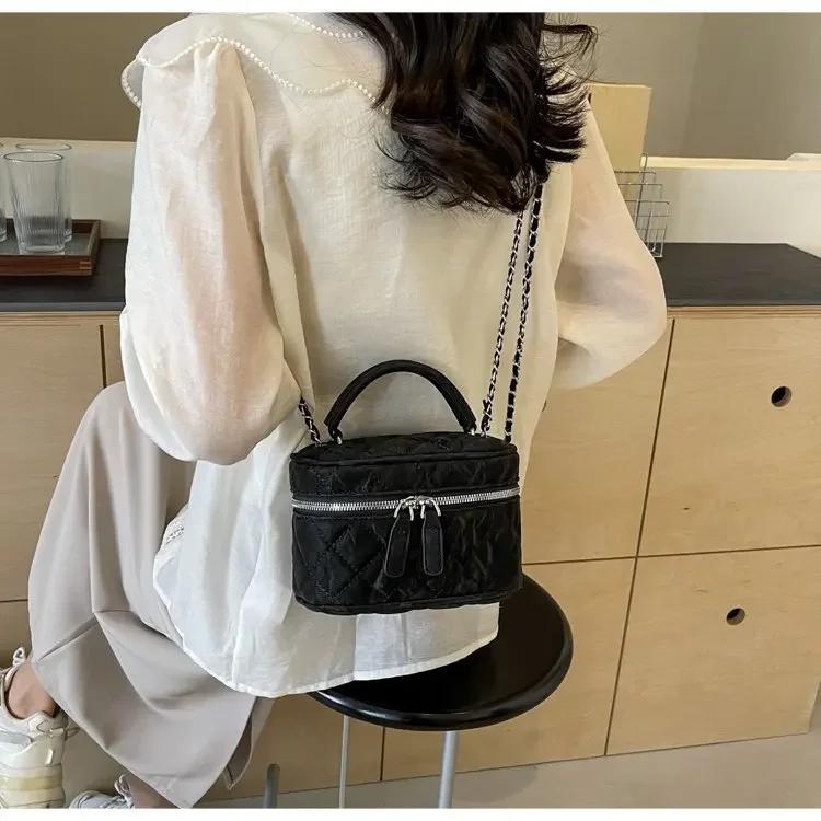 Geantă crossbody versatilă cu lanț pentru femei, geantă pătrată mică cu găleată de apă portabilă