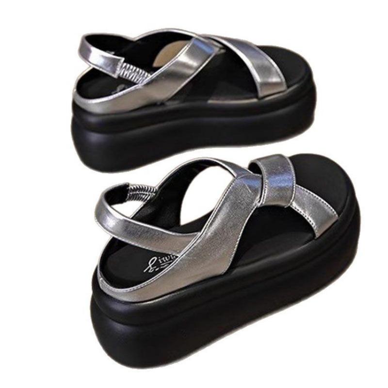 New Thick-soled Height-increasing Sandals for Women Casual Beach Shoes with A Sponge Cake Style