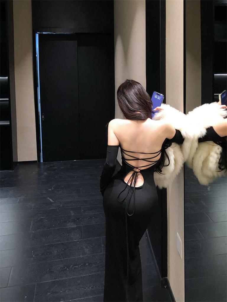 2025 Winter Off-Shoulder Two-Tone Dress: Slimming, Sexy, Elegant & Backless with Inner Camisole for Women