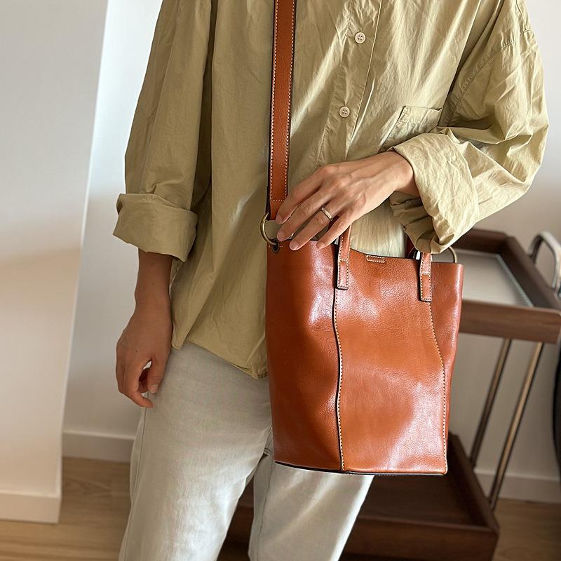 First layer leather simple leather mother and child bag retro casual bucket bag Korean version portable shoulder messenger bag cowhide