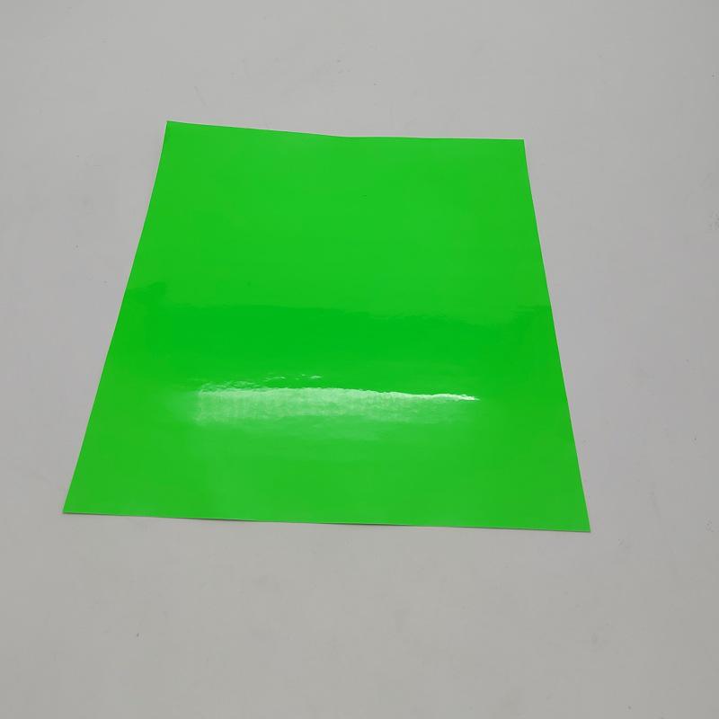 31CM x 10M Luminous Phosphorescent Glow-in-the-Dark Self-Adhesive Wall Sticker C401