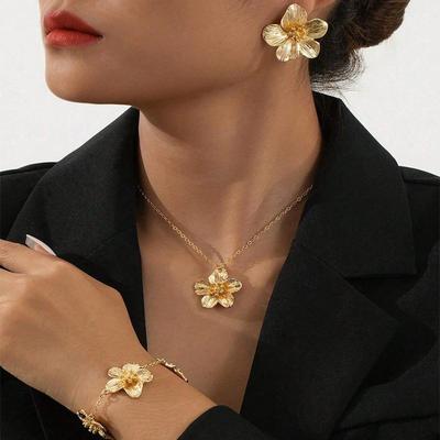 Exaggerated Metal Big Flower Earrings Necklaces Rings Set For Women Vintage Simple Geometric Texture Floral Wedding Jewelry Gift