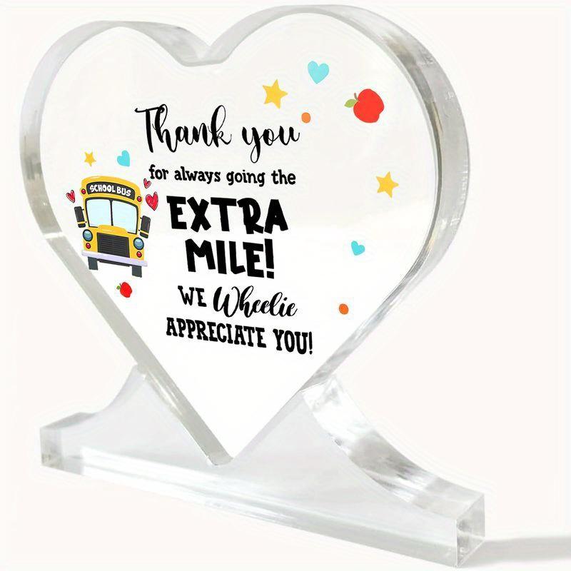 Акриловый подарок в форме сердца со словами благодарности для водителей автобусов -  Спасибо, что всегда делаете больше  - Красочный дизайн со звездами и сердцами 10.4*10.9cm