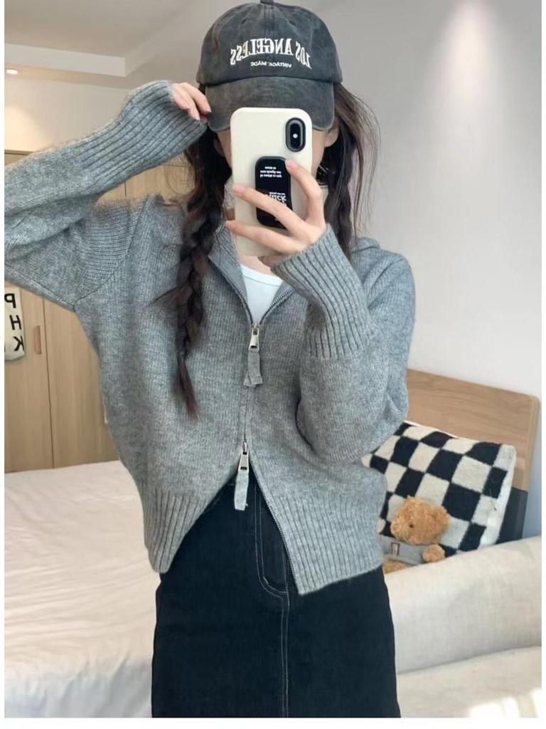 Women's Lazy Gray Hooded Knitted Cardigan - Zip-Up Long Sleeve Sweater for Early Spring