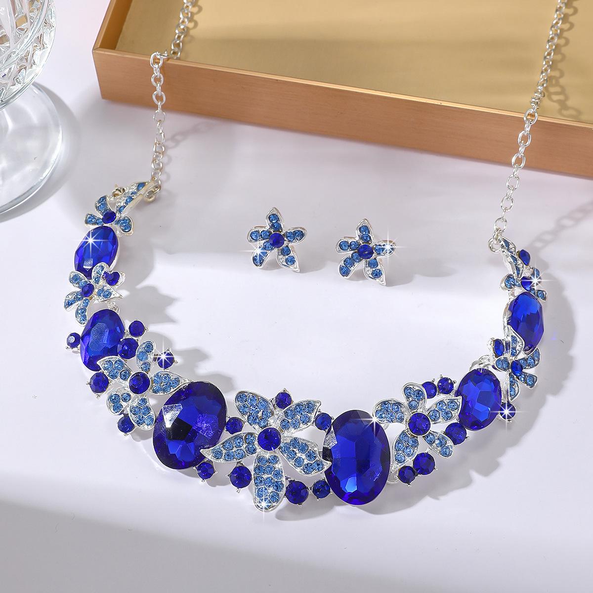 Exquisite Crystal Flower Necklace & Earrings Set for Women - Luxurious Bridal Accessories