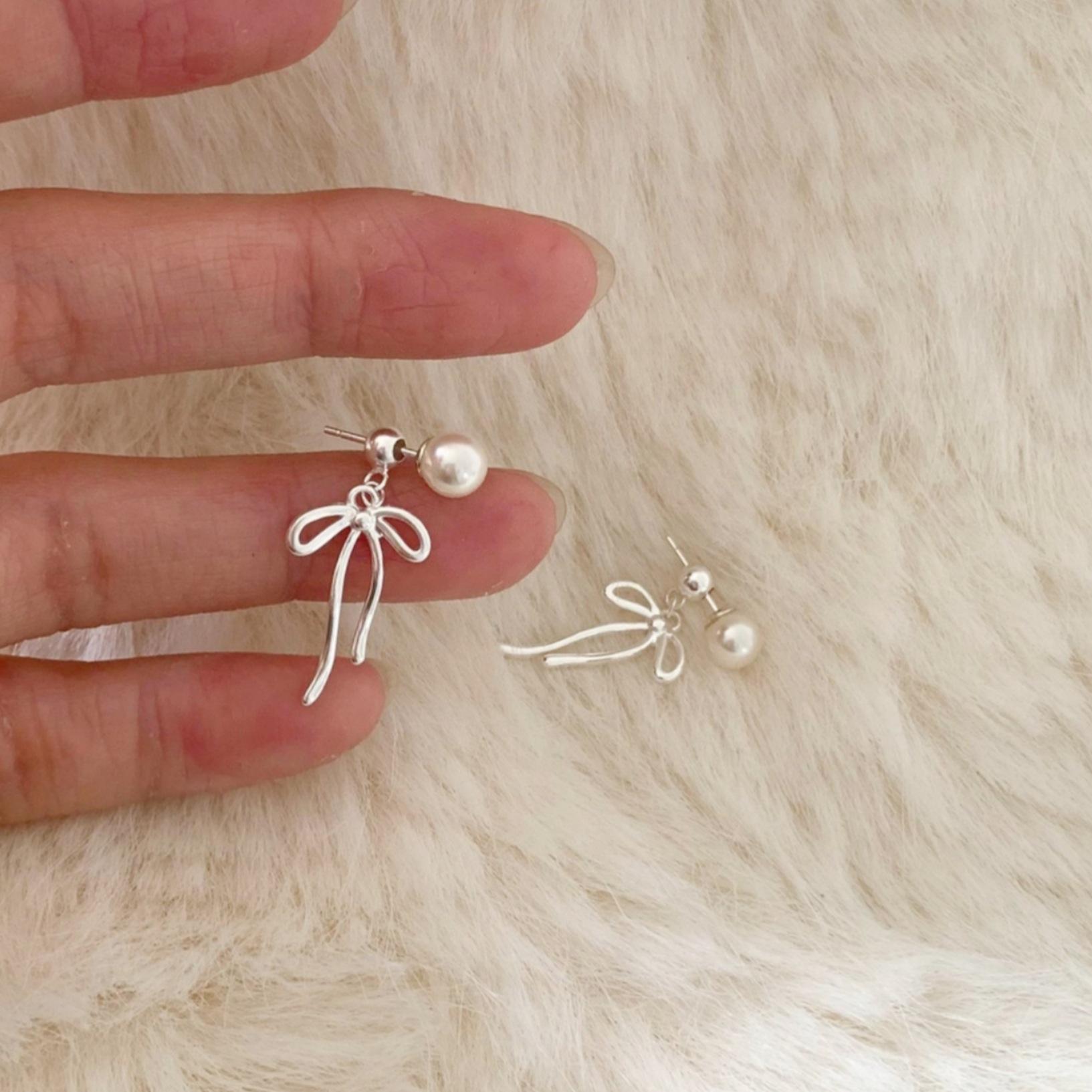 Two-Way Ribbon Bow Pearl Stud Earrings: Unique, Elegant, and Exquisite Ear Ornaments for Women