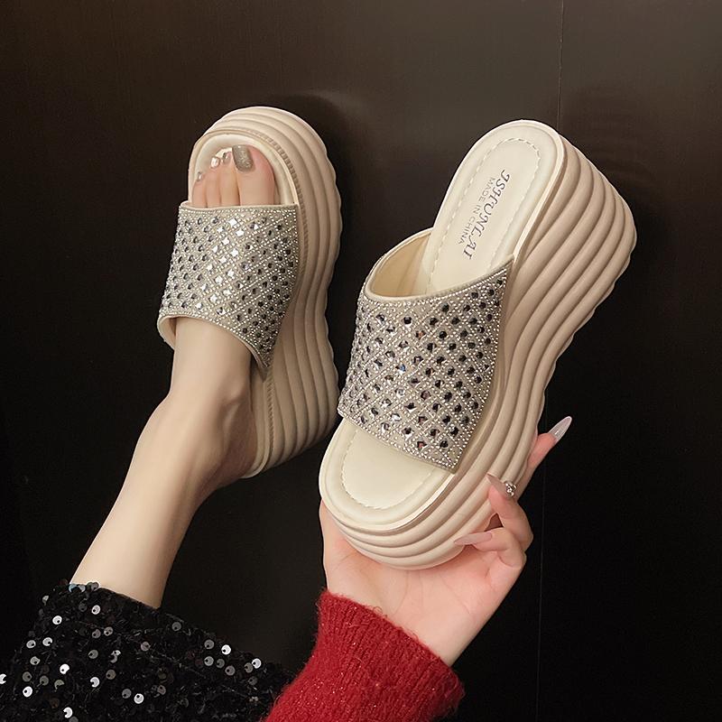 Fashion Women High Heel Fashion Summer Outside Slippers Sweet Pearl Rhinestones Flip Flops Slides Platform Beach Shoes Non-slip Sandals