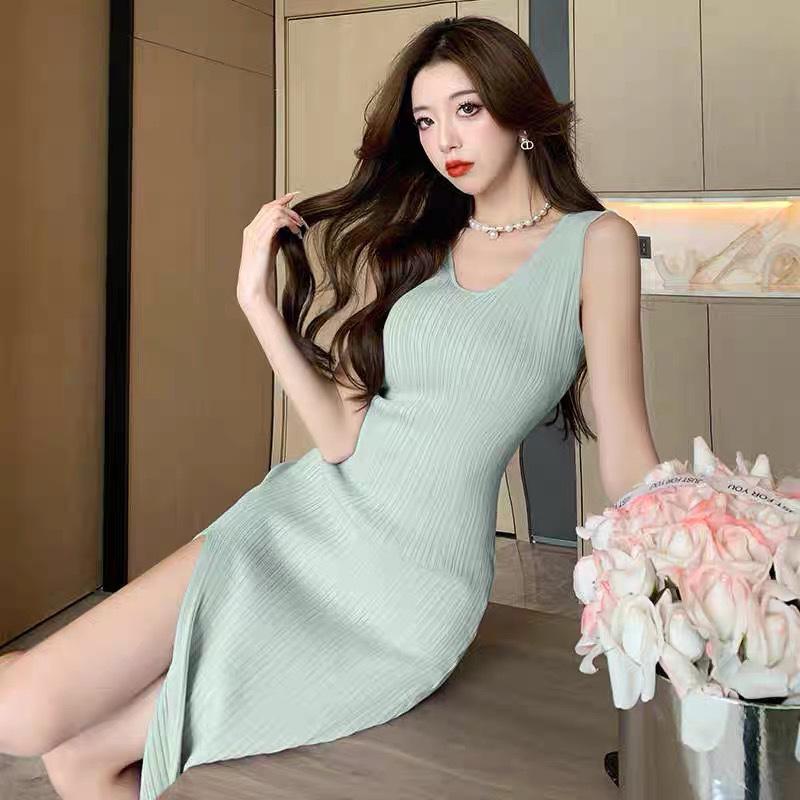 

Summer 2025 Women s V-Neck Knit Camisole Dress - Sweet & Simple Sleeveless Design S 40-48kg