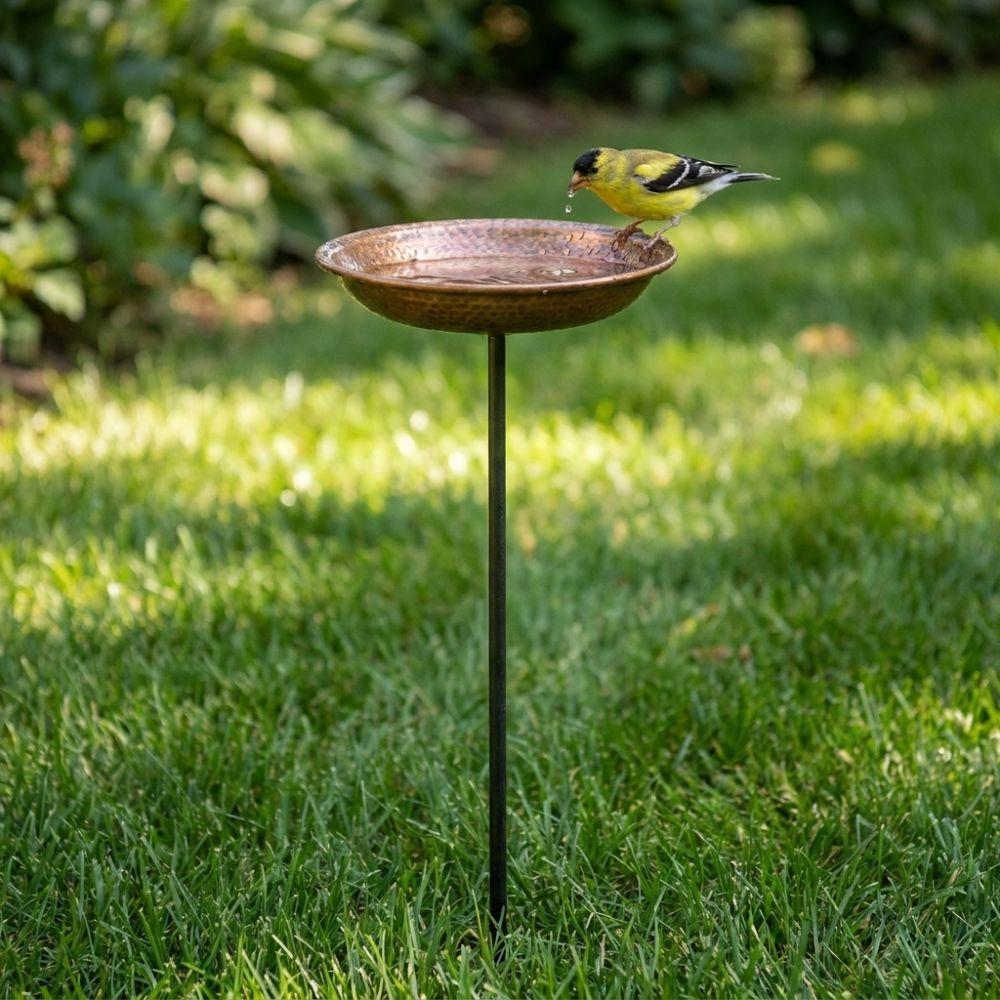 Large Capacity Bird Water Drinker Retro Style Outdoor Bird Bath Metal Bird Feeder Porch Decoration