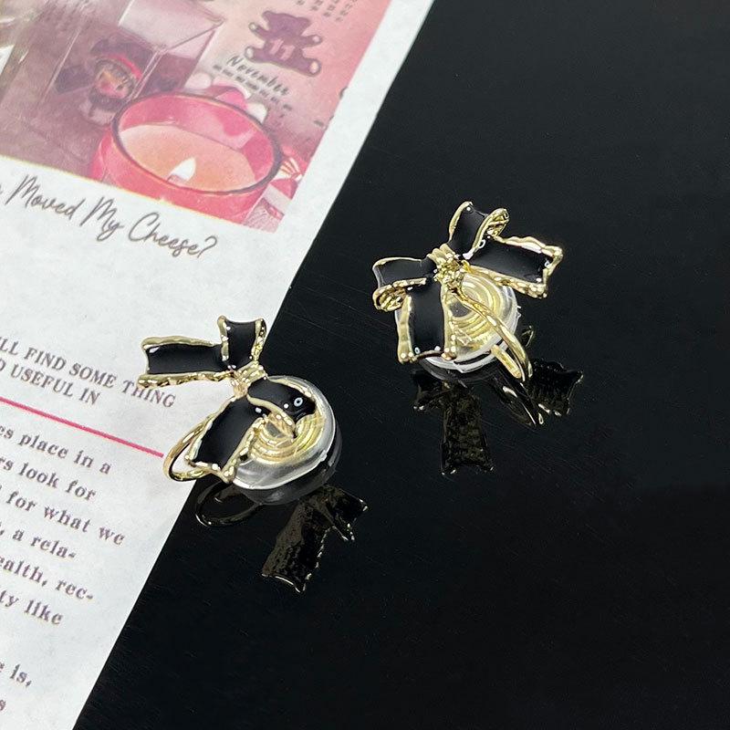 Korean Style Retro Pearl Ear Clip for Women - Mosquito Coil Holder, No Piercing, High-End, Fashionable and Versatile Luxury Earrings