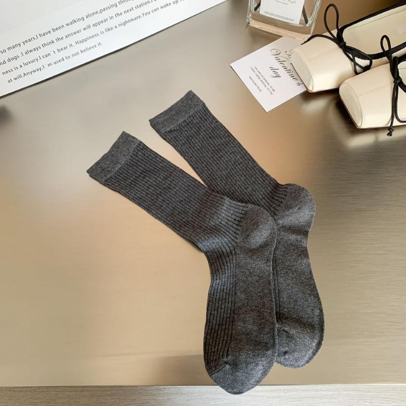 Boneless Vertical Striped Black and White Mid-calf Socks, Anti-pilling and Breathable Couple's Trendy Socks