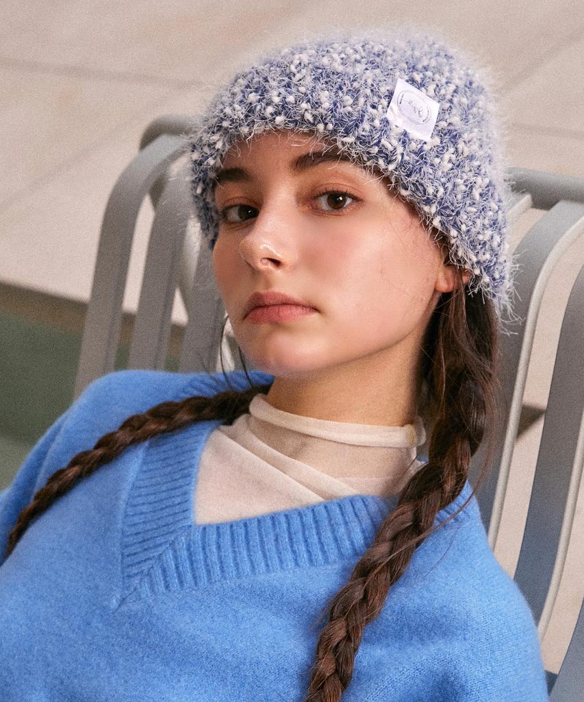 Elkebeullum Lumpy Blue Beanie