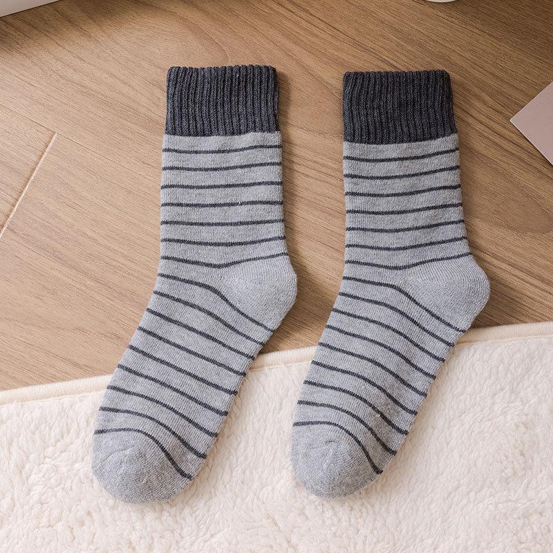 Rote Socken, Damen Fleece Verdickte Schlingen-Socken, Herbst- und Winter-Trendige Mid-Calf-Socken, Warme gestreifte Socken, Vielseitige Haussocken